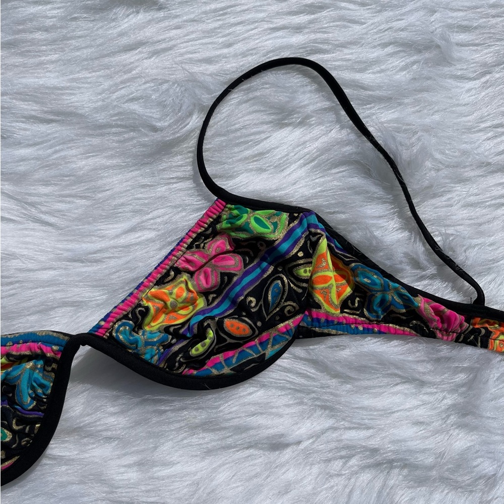 3/$30 Vintage Bikini Top - Picture 3 of 8